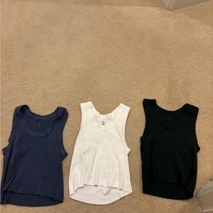 Brand: brandy melville
Color: navy, black, white
Size: one size fits all